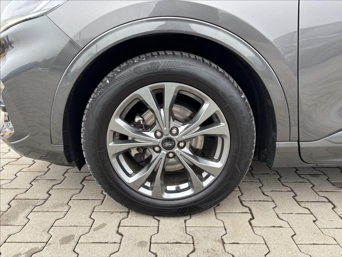 Ford Kuga SUV / Terénní 2,5 l 140 kw