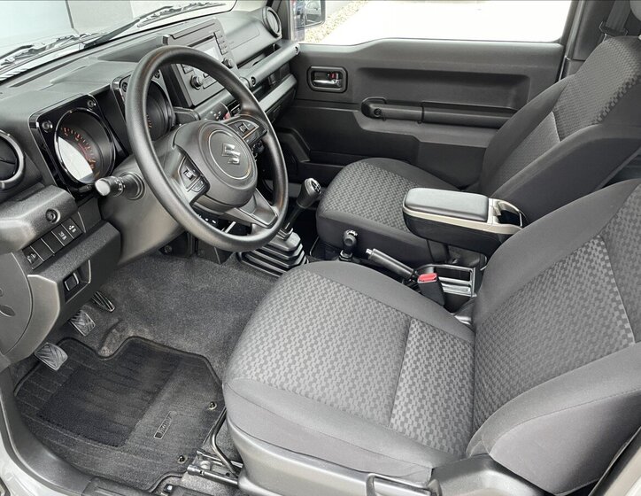 Suzuki Jimny 16