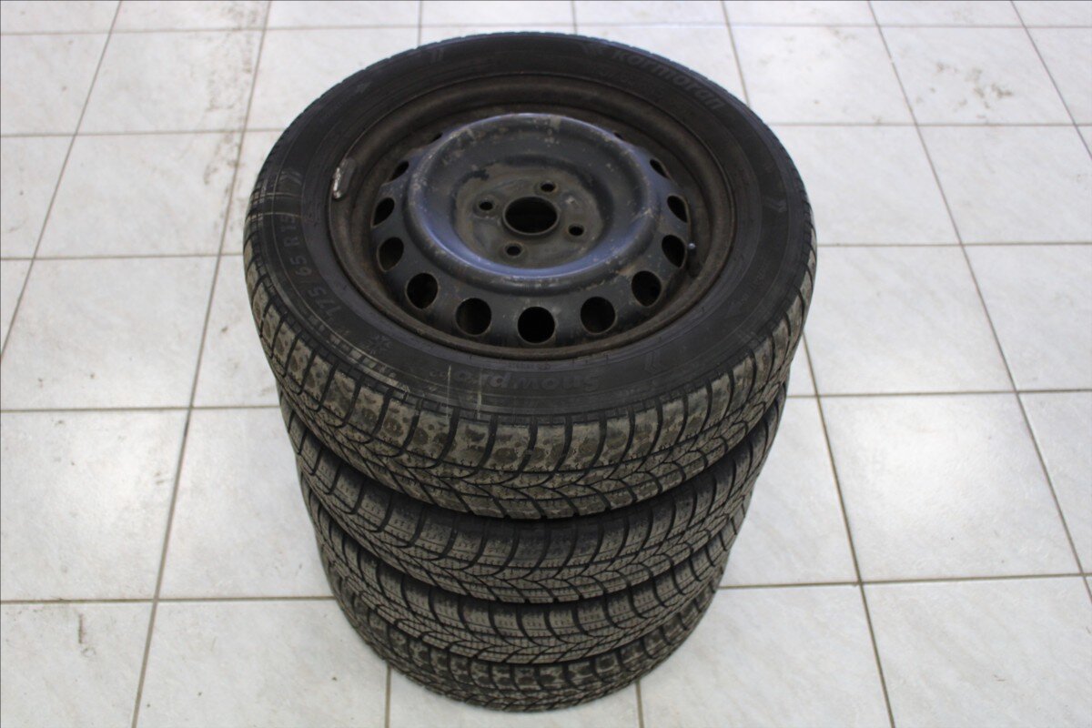 Toyota Yaris Hatchback 998,0 51 kw