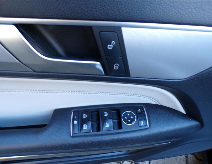 Mercedes-Benz Třídy E 15