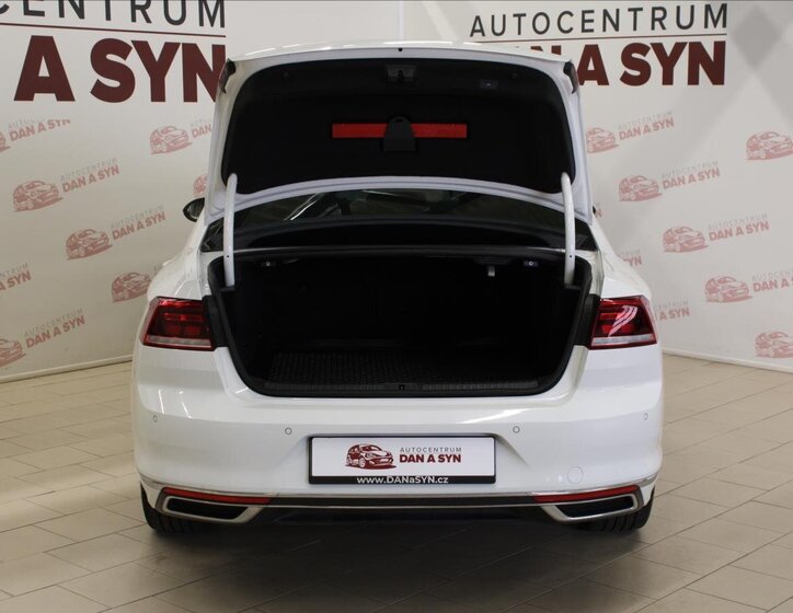 Volkswagen Passat Sedan 1,4 l 115 kw