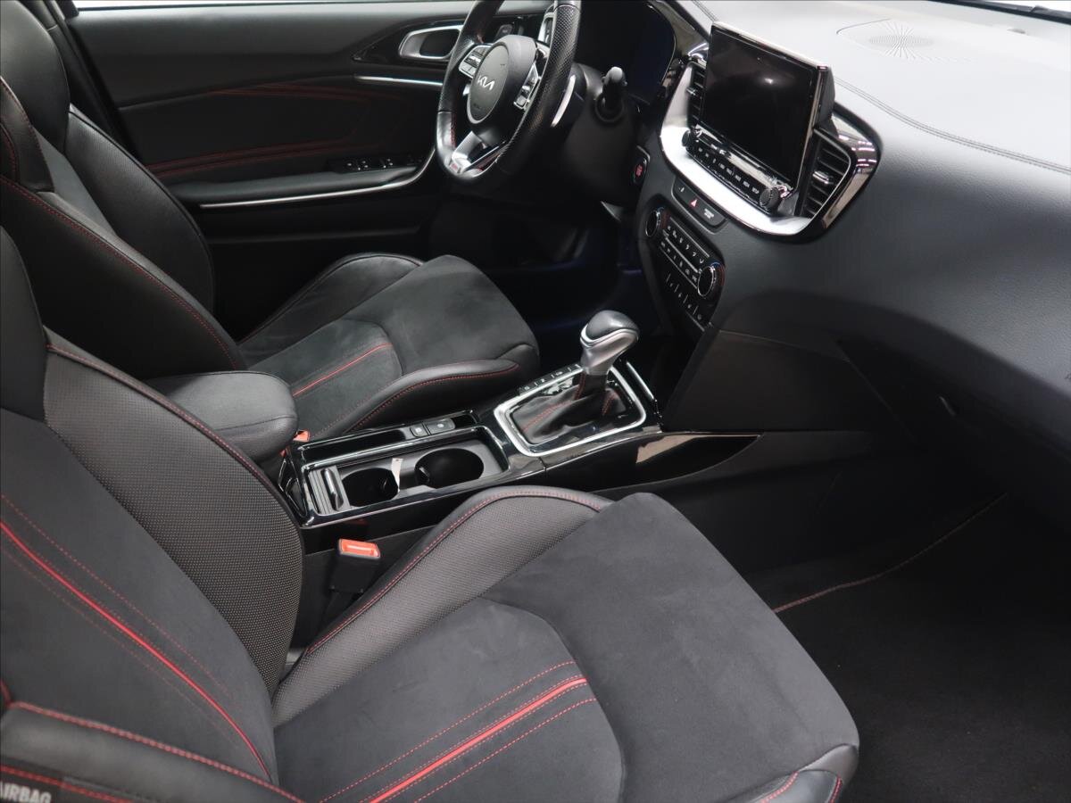 KIA ProCeed Kombi 1,6 l 150 kw