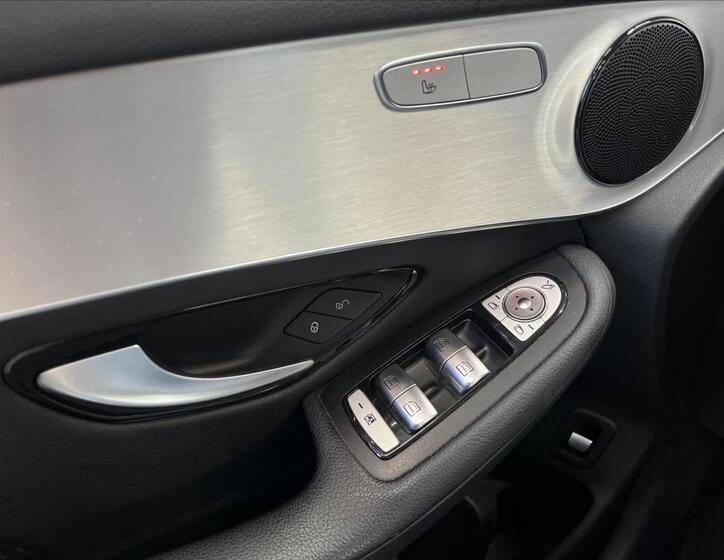 Mercedes-Benz GLC 12