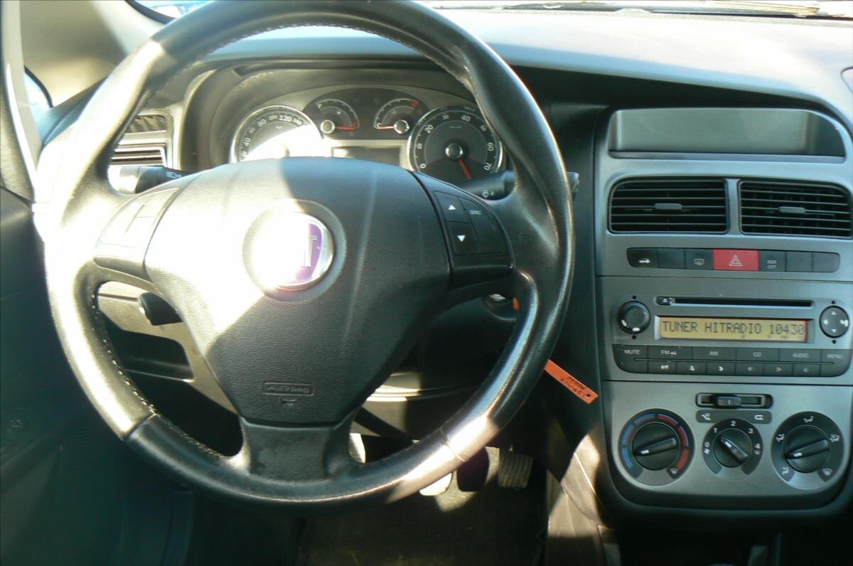 Fiat Linea Sedan / Limuzína 1,4 l 88 kw
