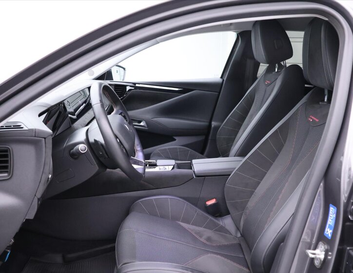 DS Automobiles DS4 Hatchback 1,6 l 165 kw