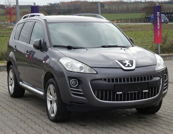 Peugeot 4007 12