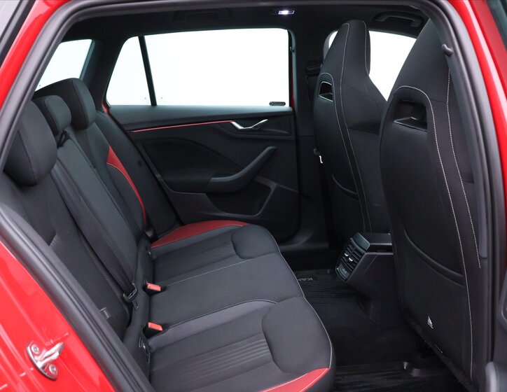 Škoda Kamiq SUV / Terénní 1,5 l 110 kw