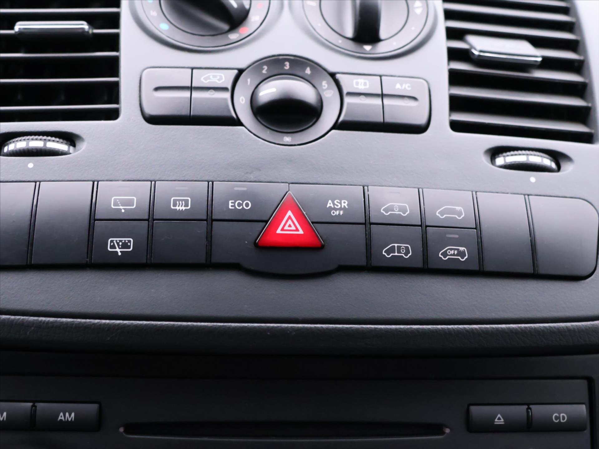 Mercedes-Benz Vito Kombi 2,1 l 70 kw