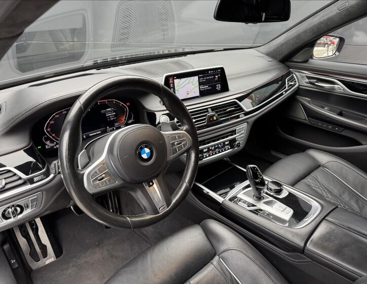 BMW Řada 7 Sedan 3,0 l 250 kw