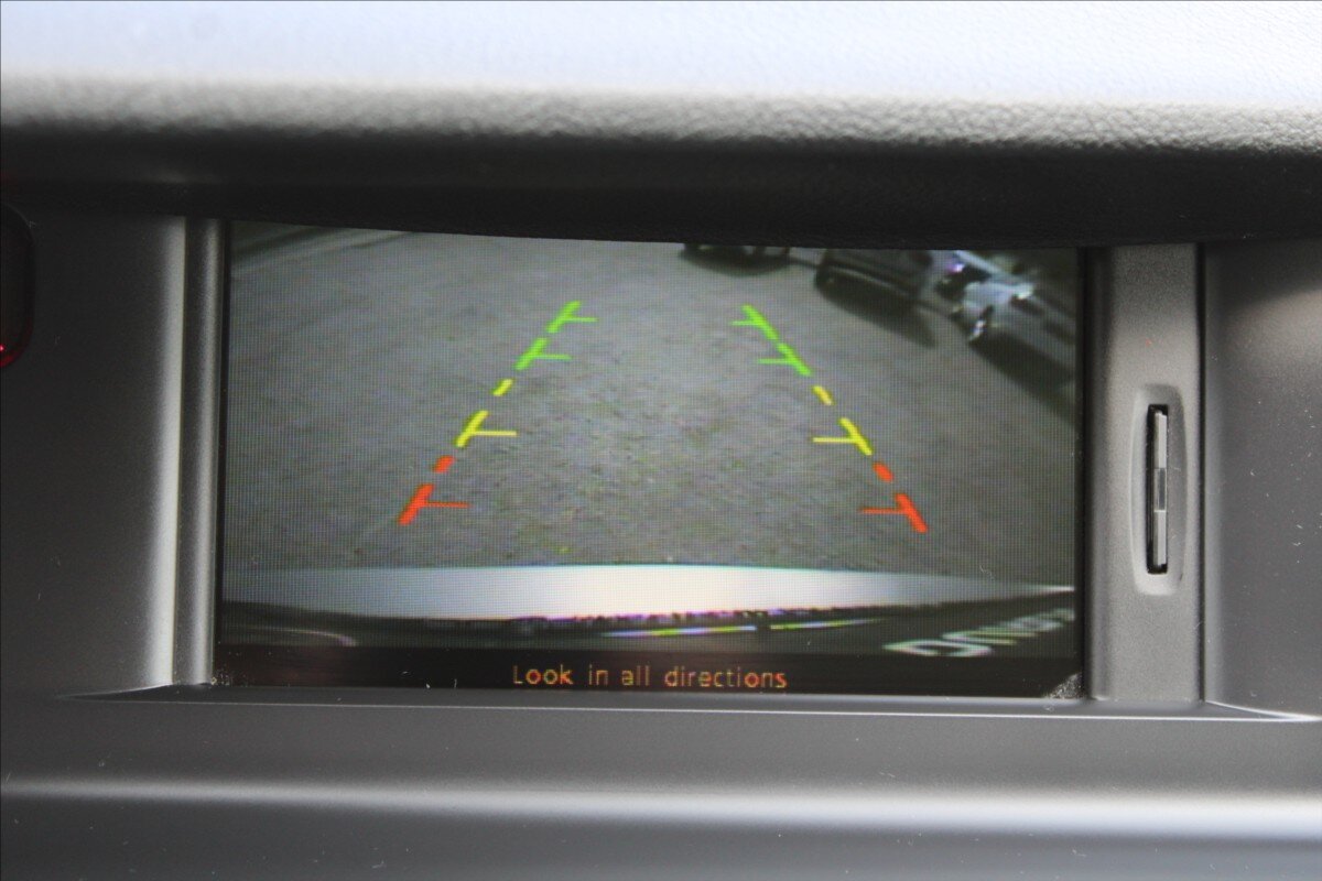 Renault Latitude Sedan / Limuzína 2,0 l 127 kw