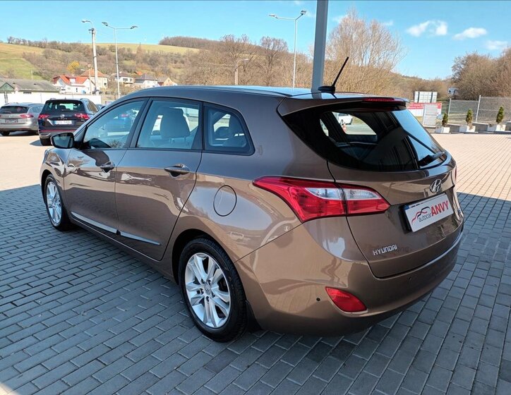 Hyundai i30 Kombi 1,6 l 99 kw