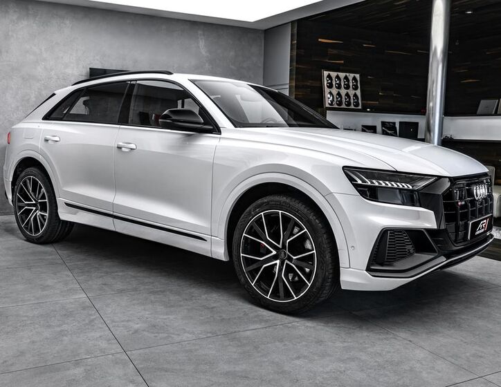 Audi SQ8 4