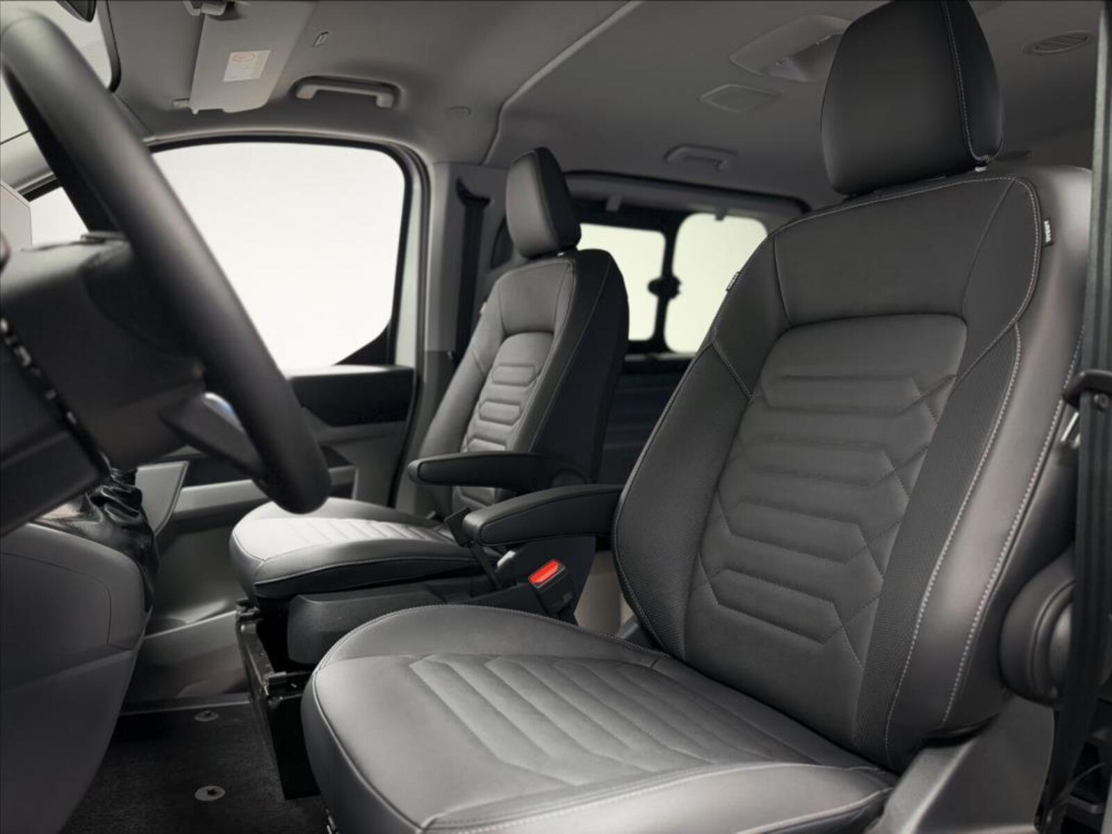 Ford Tourneo Custom 13