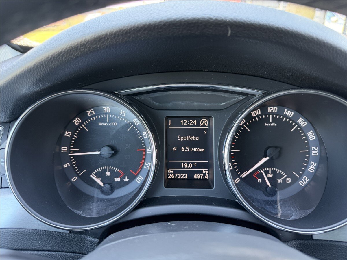 Škoda Superb Kombi 2,0 l 103 kw
