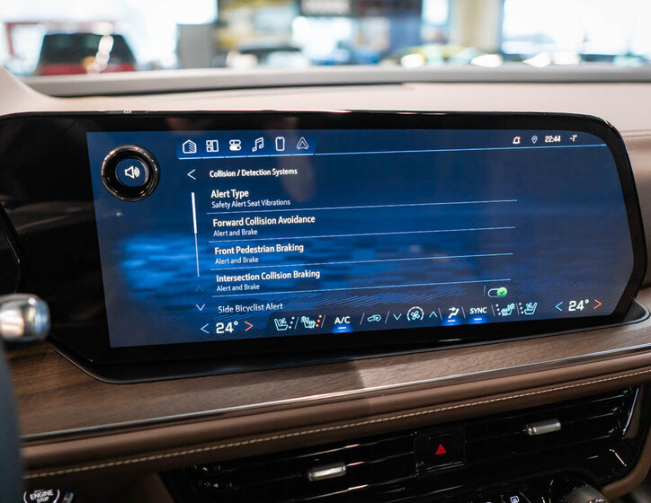 Chevrolet Suburban SUV 6,2 l 313 kw