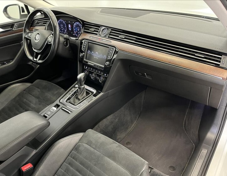 Volkswagen Passat Sedan 2,0 l 176 kw