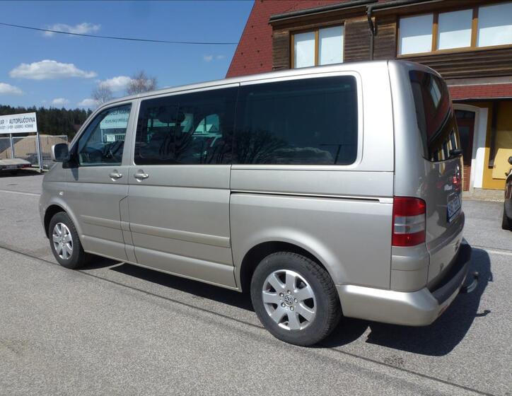 Volkswagen Multivan 11