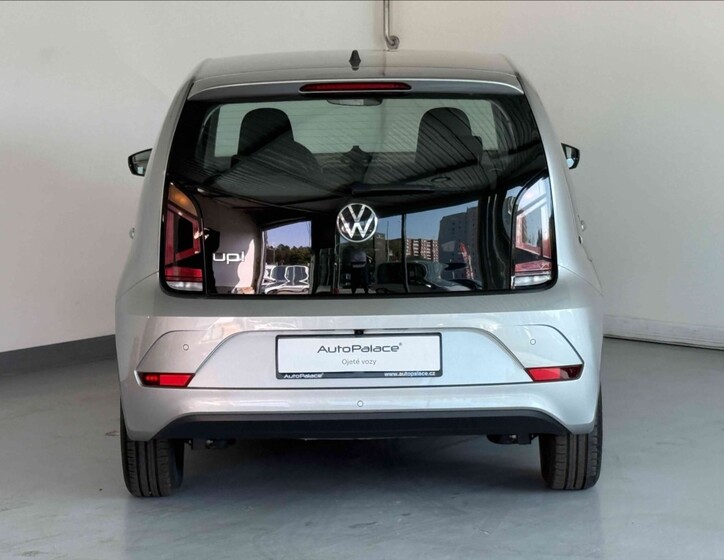 Volkswagen up! 5