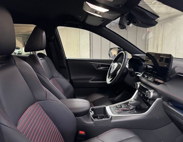 Toyota RAV4 SUV 2,5 l 228 kw