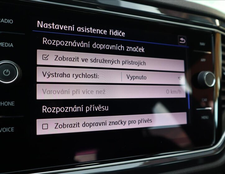 Volkswagen T-Roc CUV 1,5 l 110 kw