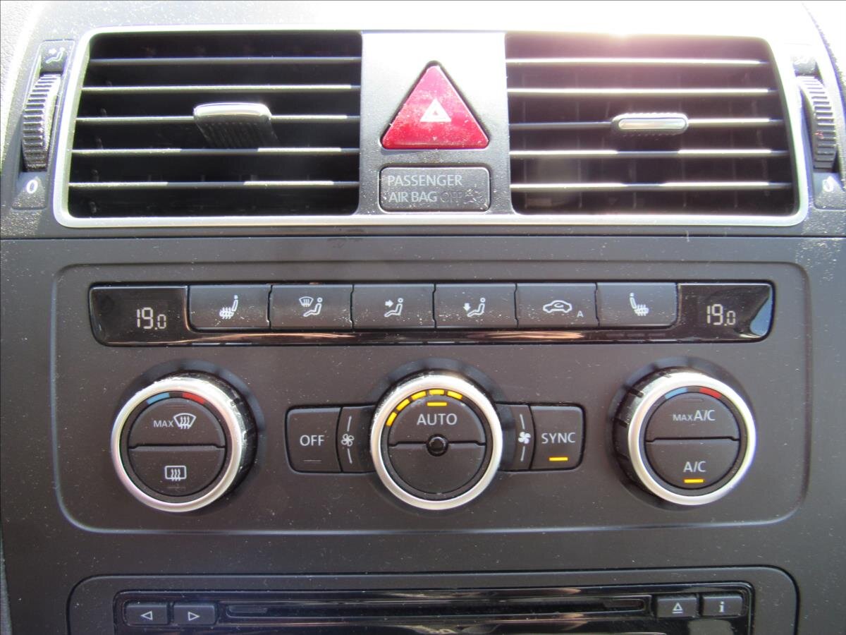 Volkswagen Touran Kombi 1,4 l 103 kw