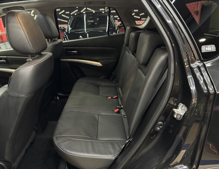 Suzuki SX4 S-Cross 30