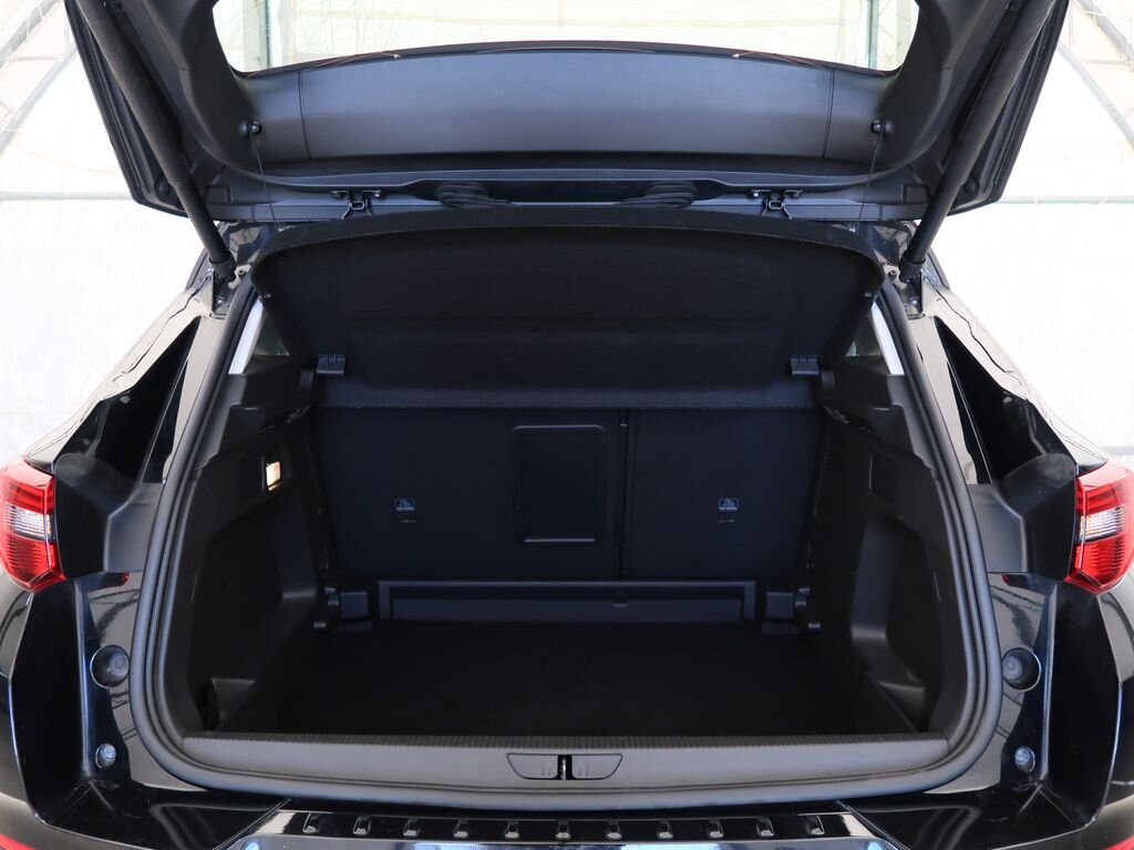 Opel Grandland SUV 1,2 l 96 kw