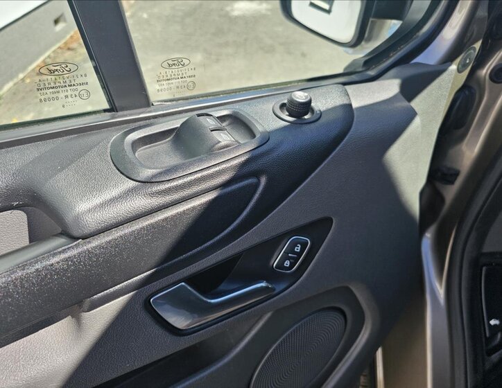 Ford Transit Custom 13