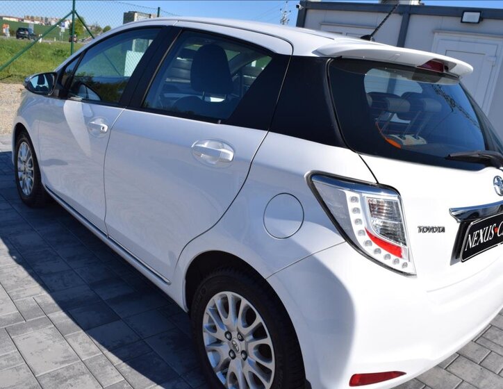 Toyota Yaris Hatchback 998,0 51 kw