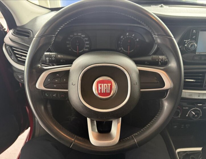 Fiat Tipo Sedan / Limuzína 1,4 l 70 kw