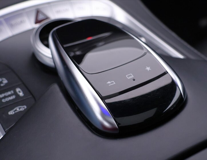 Mercedes-Benz Třídy S Kupé 5,5 l 430 kw