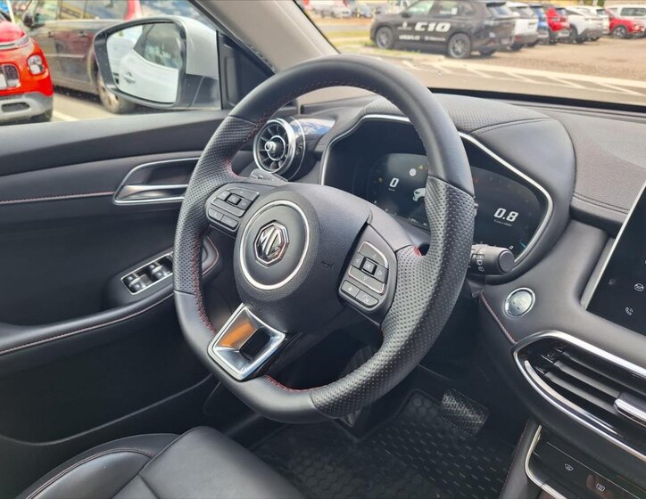 MG HS SUV / Terénní 1,5 l 119 kw