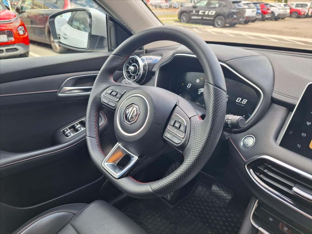 MG HS SUV / Terénní 1,5 l 119 kw