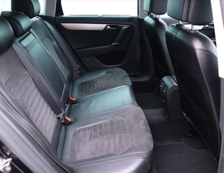 Volkswagen Passat 13