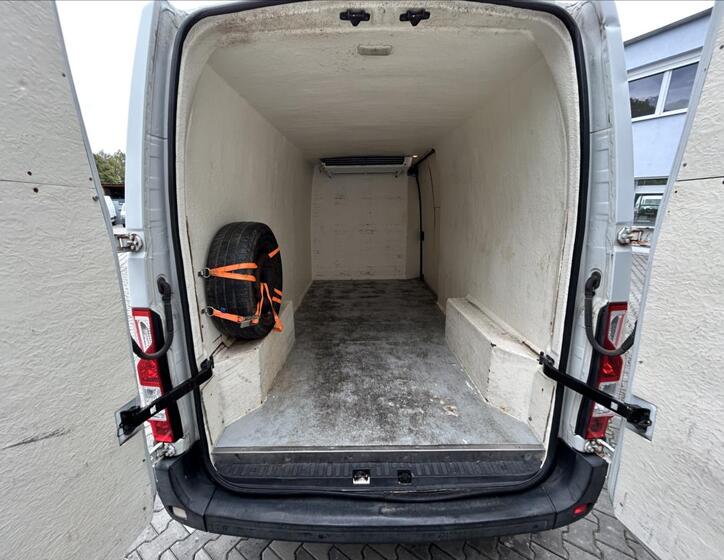 Renault Master 28