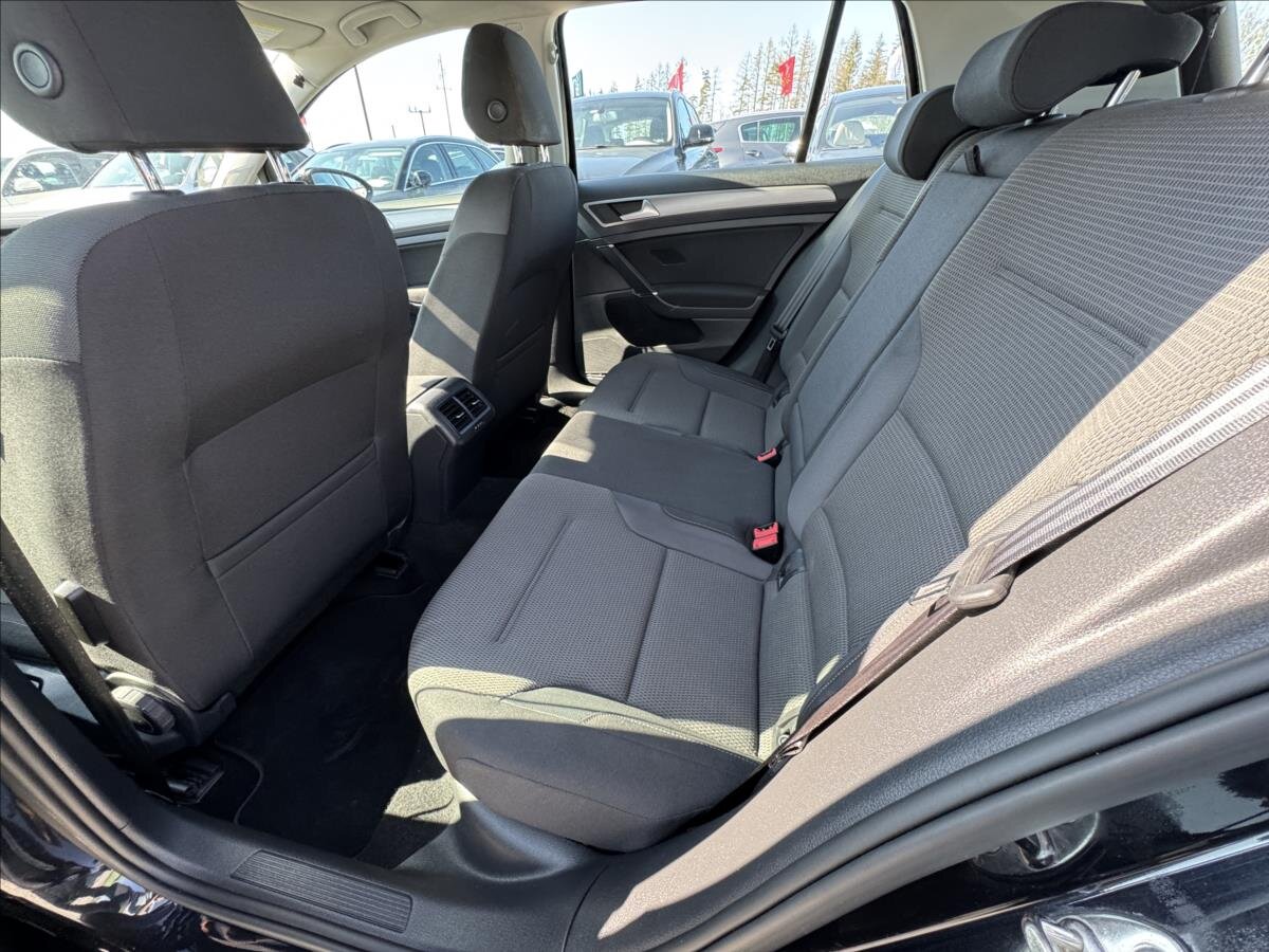 Volkswagen Golf Hatchback 1,6 l 77 kw