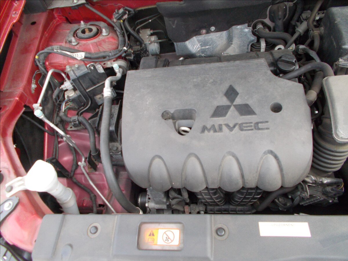 Mitsubishi Outlander SUV / Terénní 2,0 l 110 kw