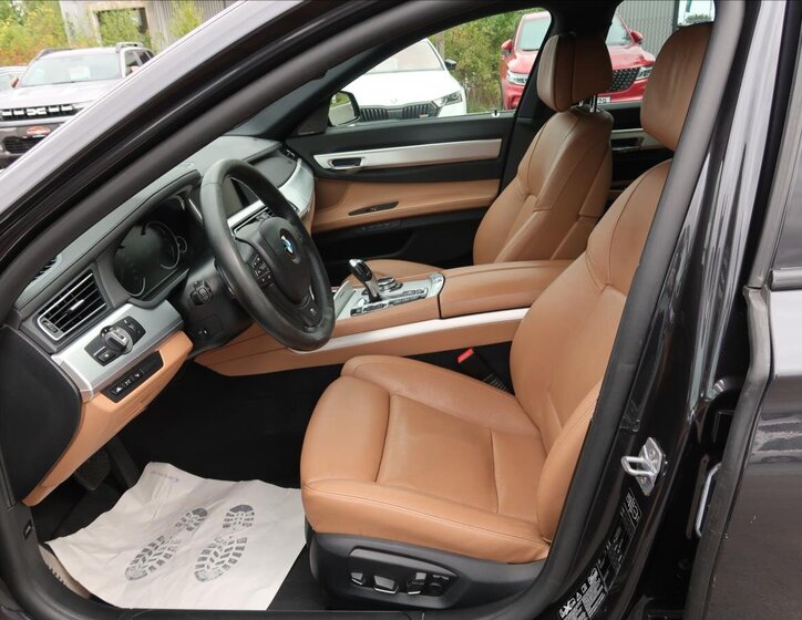 BMW Řada 7 12