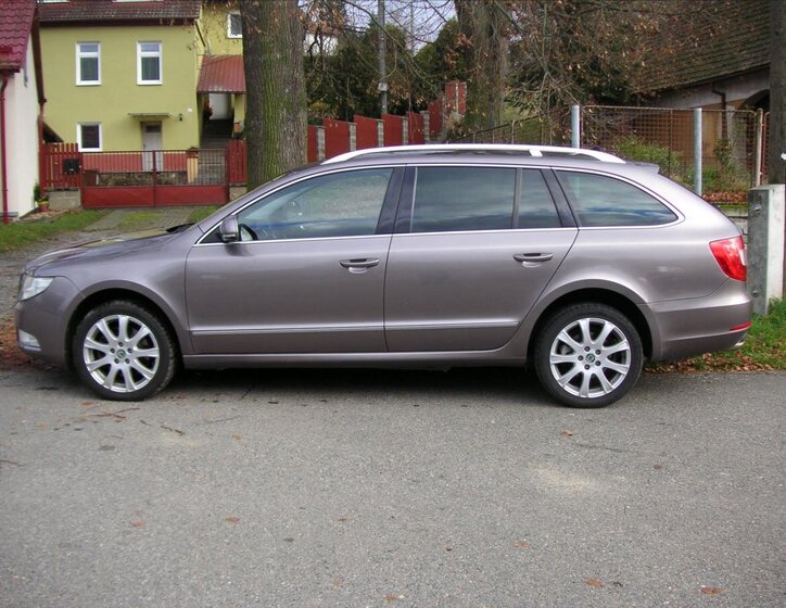 Škoda Superb Kombi 2,0 l 103 kw
