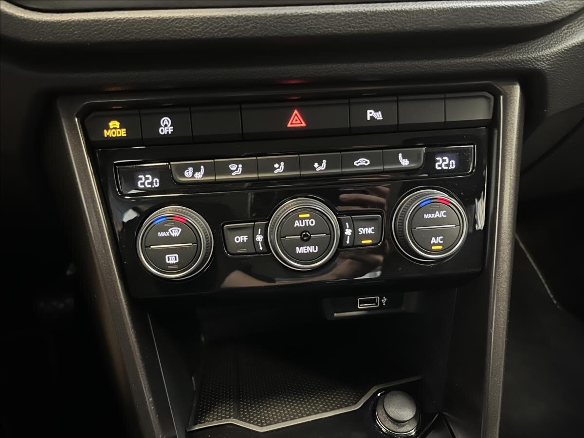 Volkswagen T-Roc SUV / Terénní 1,5 l 110 kw