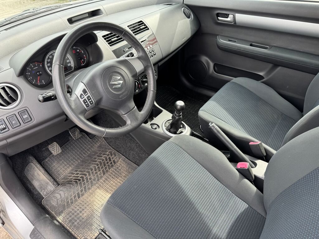 Suzuki Swift Hatchback 1,3 l 67 kw