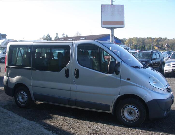 Opel Vivaro 12