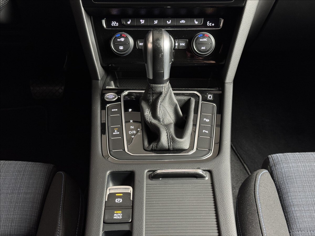 Volkswagen Passat Kombi 1,4 l 160 kw