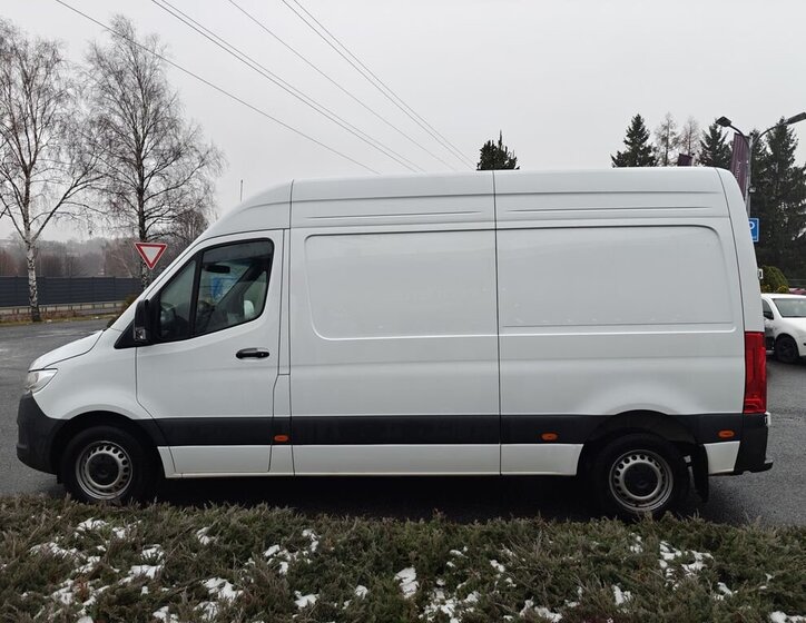 Mercedes-Benz Sprinter 8
