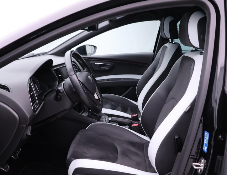 Seat Leon Hatchback 2,0 l 245 kw