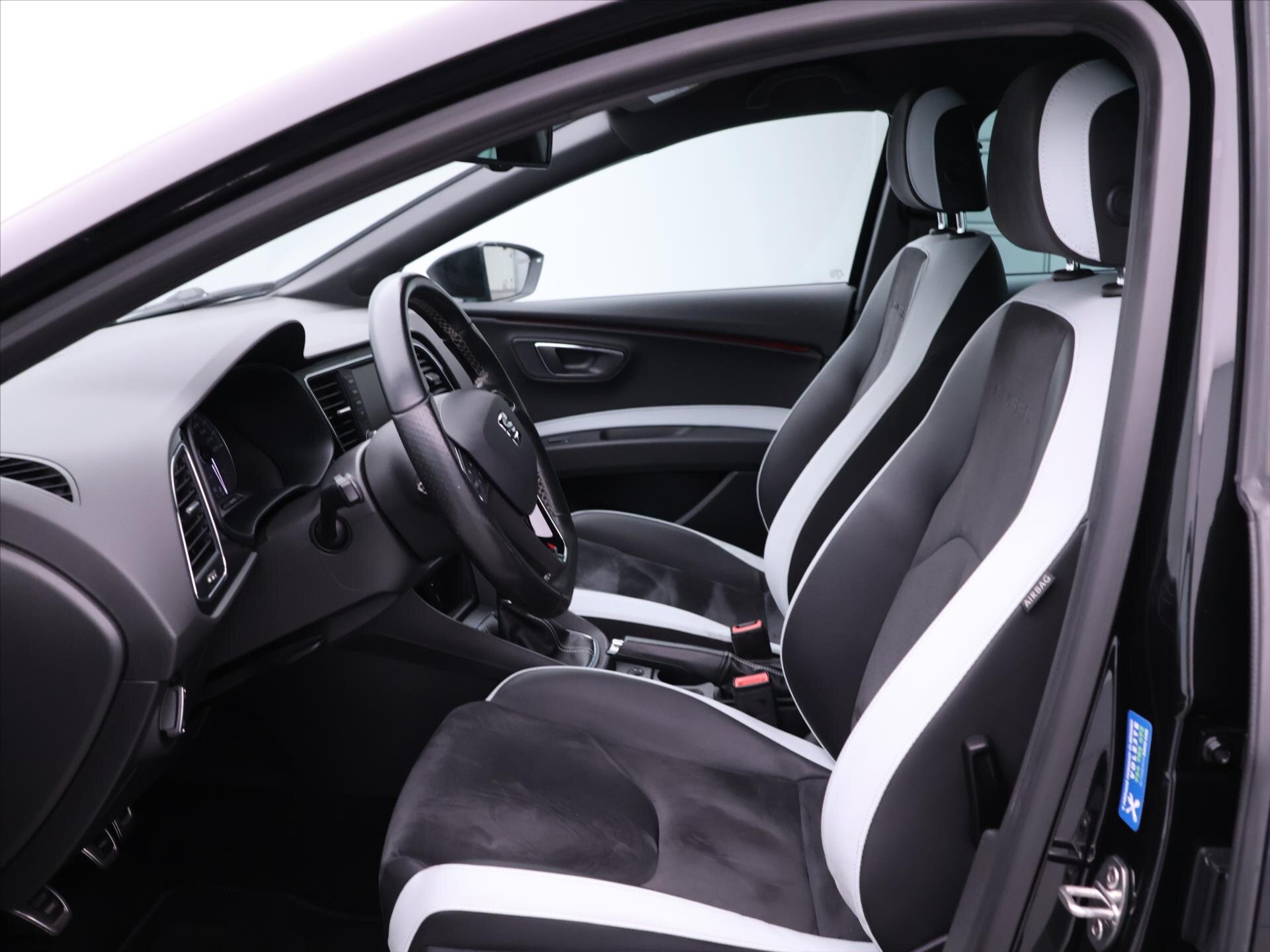 Seat Leon Hatchback 2,0 l 245 kw