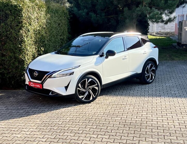 Nissan Qashqai SUV / Terénní 1,3 l 116 kw