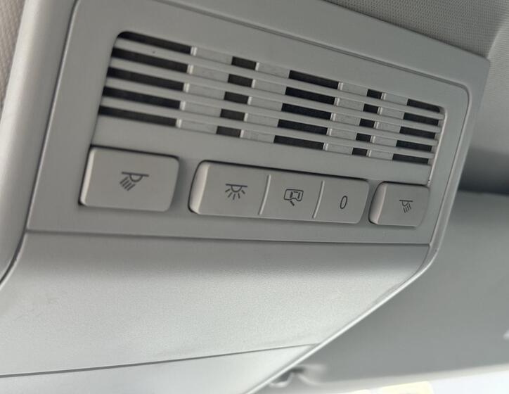 Volkswagen Multivan 38