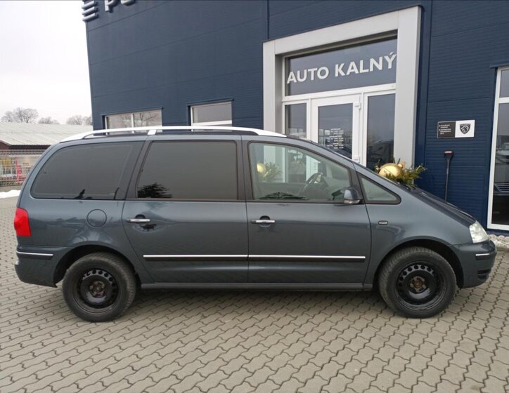 Volkswagen Sharan MPV 2,0 l 103 kw