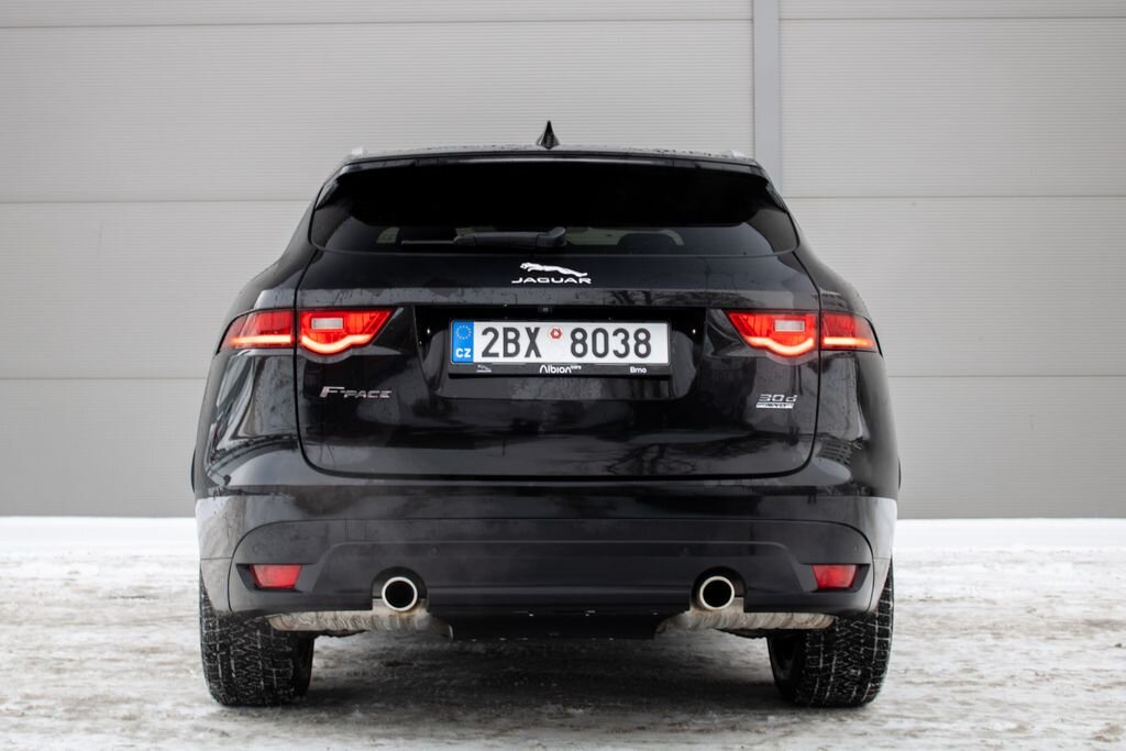Jaguar F-Pace SUV 3,0 l 221 kw